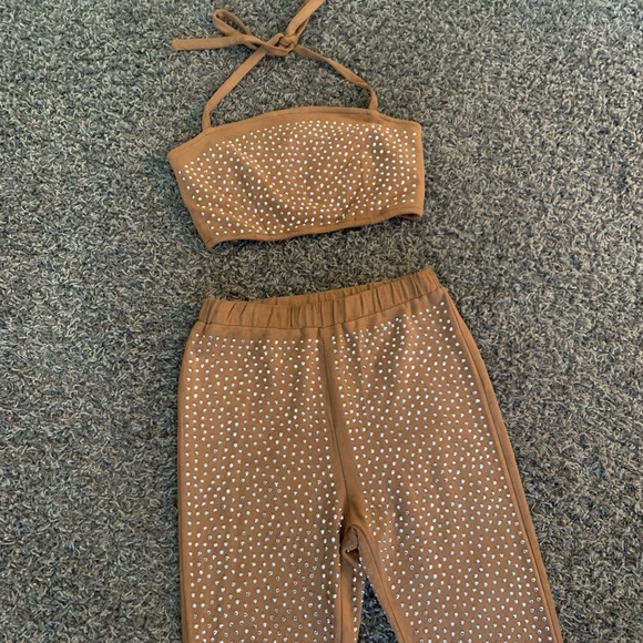 NEW! Sparkly/ tan 2 piece set - Picture 5 of 8